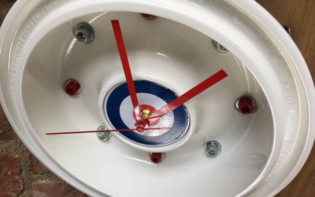 Aircraft Clock Gloss White